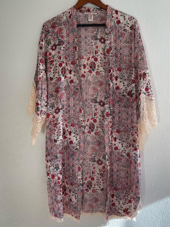 Victoria's Secret Tops - Victoria’s Secret Floral Lace Kimono Cardigan light pink